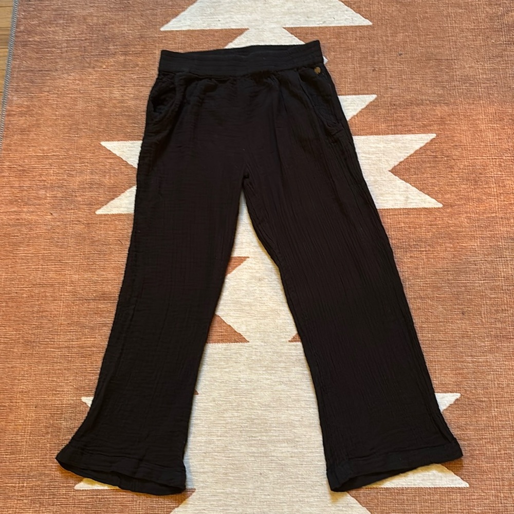 Medium Ripcurl swimsuit cover-up black gauzy pants.